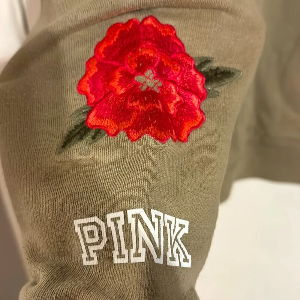 EUC VS Pink army green with embroidered flowers on sleeve oversized sweatshirt - Picture 2 of 4